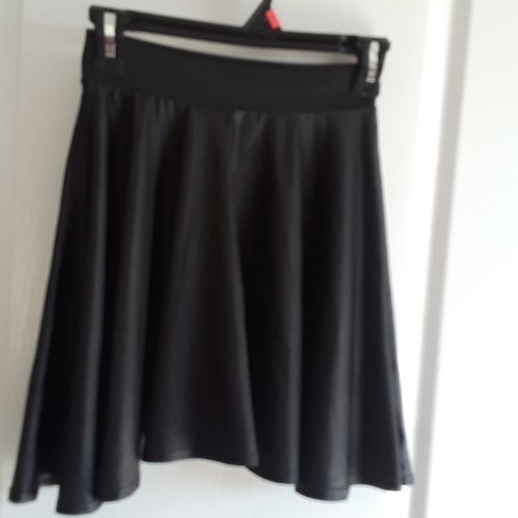 🔥HOT🔥London Brand Skater Skirt - Picture 3 of 5